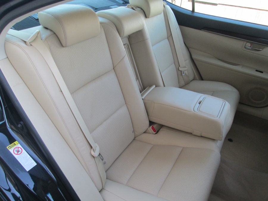 2013 Lexus ES 350 4dr Sdn, available for sale in Levittown, Pennsylvania | Levittown Auto. Levittown, Pennsylvania 2013 Lexus ES 350 4dr Sdn, available for sale in Levittown, Pennsylvania | Levittown Auto. Levittown, Pennsylvania