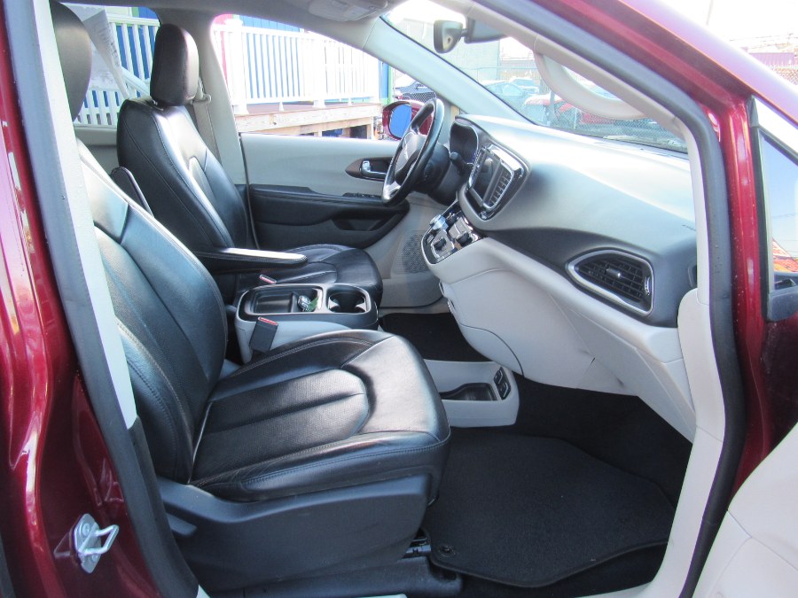 Used Chrysler Pacifica Touring L FWD 2019 | NJ Used Cars Center. Irvington, New Jersey Used Chrysler Pacifica Touring L FWD 2019 | NJ Used Cars Center. Irvington, New Jersey
