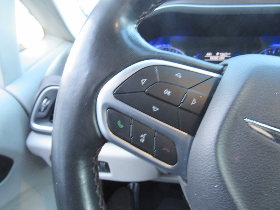 Used Chrysler Pacifica Touring L FWD 2019 | NJ Used Cars Center. Irvington, New Jersey Used Chrysler Pacifica Touring L FWD 2019 | NJ Used Cars Center. Irvington, New Jersey