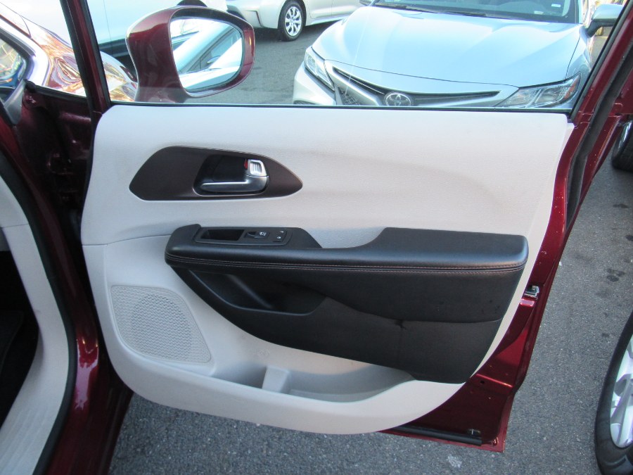 Used Chrysler Pacifica Touring L FWD 2019 | NJ Used Cars Center. Irvington, New Jersey Used Chrysler Pacifica Touring L FWD 2019 | NJ Used Cars Center. Irvington, New Jersey