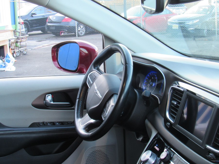 Used Chrysler Pacifica Touring L FWD 2019 | NJ Used Cars Center. Irvington, New Jersey Used Chrysler Pacifica Touring L FWD 2019 | NJ Used Cars Center. Irvington, New Jersey