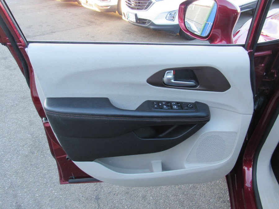 Used Chrysler Pacifica Touring L FWD 2019 | NJ Used Cars Center. Irvington, New Jersey Used Chrysler Pacifica Touring L FWD 2019 | NJ Used Cars Center. Irvington, New Jersey