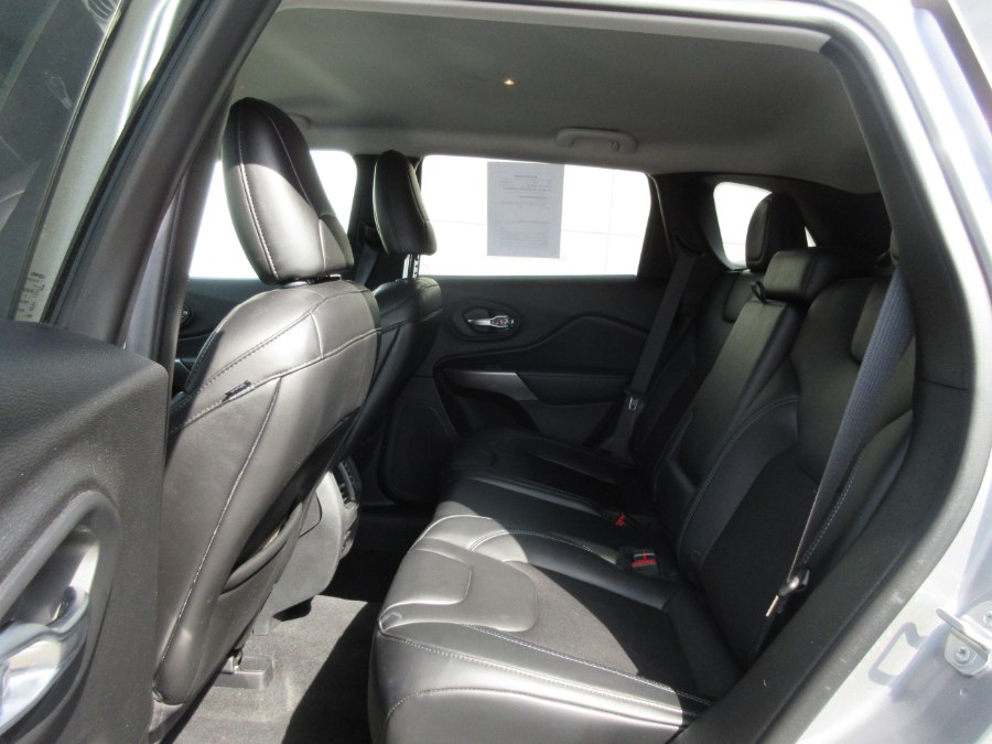 2019 Jeep Cherokee Latitude Plus 4x4, available for sale in Linden, New Jersey | Route 27 Auto Mall. Linden, New Jersey 2019 Jeep Cherokee Latitude Plus 4x4, available for sale in Linden, New Jersey | Route 27 Auto Mall. Linden, New Jersey