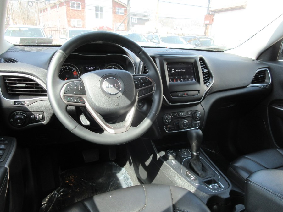 2019 Jeep Cherokee Latitude Plus 4x4, available for sale in Linden, New Jersey | Route 27 Auto Mall. Linden, New Jersey 2019 Jeep Cherokee Latitude Plus 4x4, available for sale in Linden, New Jersey | Route 27 Auto Mall. Linden, New Jersey