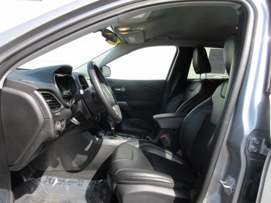 2019 Jeep Cherokee Latitude Plus 4x4, available for sale in Linden, New Jersey | Route 27 Auto Mall. Linden, New Jersey 2019 Jeep Cherokee Latitude Plus 4x4, available for sale in Linden, New Jersey | Route 27 Auto Mall. Linden, New Jersey
