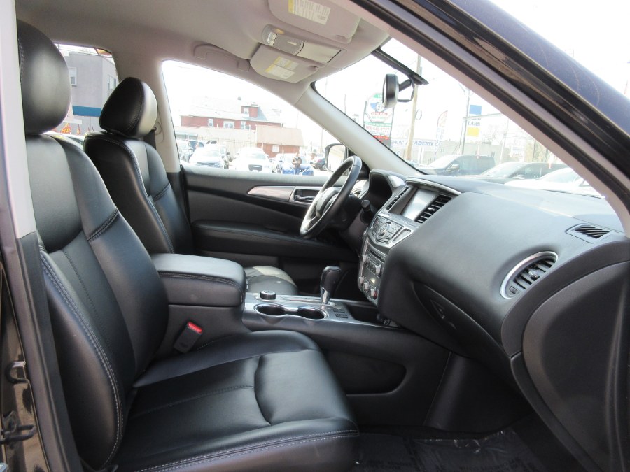 2019 Nissan Pathfinder 4x4 SL, available for sale in Linden, New Jersey | Route 27 Auto Mall. Linden, New Jersey 2019 Nissan Pathfinder 4x4 SL, available for sale in Linden, New Jersey | Route 27 Auto Mall. Linden, New Jersey