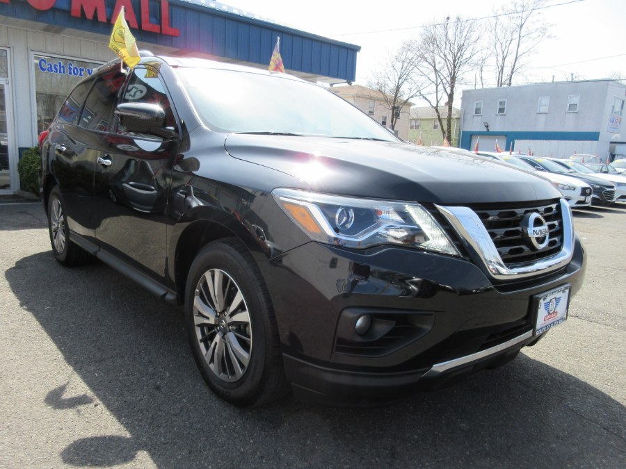 2019 Nissan Pathfinder 4x4 SL, available for sale in Linden, New Jersey | Route 27 Auto Mall. Linden, New Jersey 2019 Nissan Pathfinder 4x4 SL, available for sale in Linden, New Jersey | Route 27 Auto Mall. Linden, New Jersey