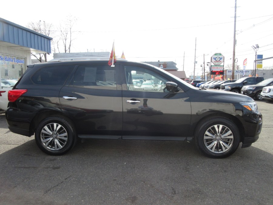 2019 Nissan Pathfinder 4x4 SL, available for sale in Linden, New Jersey | Route 27 Auto Mall. Linden, New Jersey 2019 Nissan Pathfinder 4x4 SL, available for sale in Linden, New Jersey | Route 27 Auto Mall. Linden, New Jersey