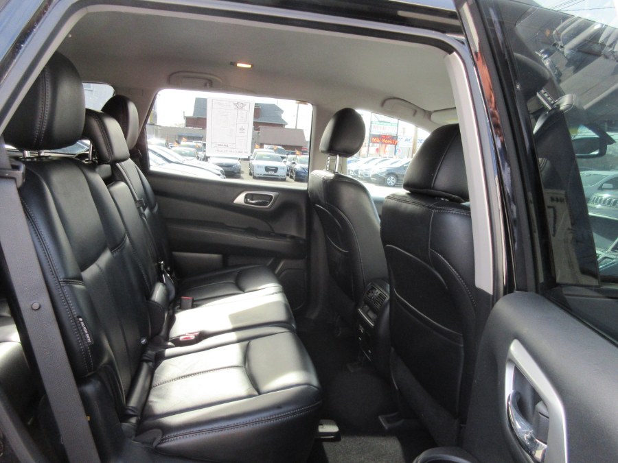 2019 Nissan Pathfinder 4x4 SL, available for sale in Linden, New Jersey | Route 27 Auto Mall. Linden, New Jersey 2019 Nissan Pathfinder 4x4 SL, available for sale in Linden, New Jersey | Route 27 Auto Mall. Linden, New Jersey