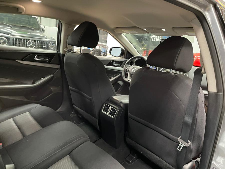 Used Nissan Maxima 4dr Sdn 3.5 S 2016 | 5 Towns Drive. Inwood, New York Used Nissan Maxima 4dr Sdn 3.5 S 2016 | 5 Towns Drive. Inwood, New York