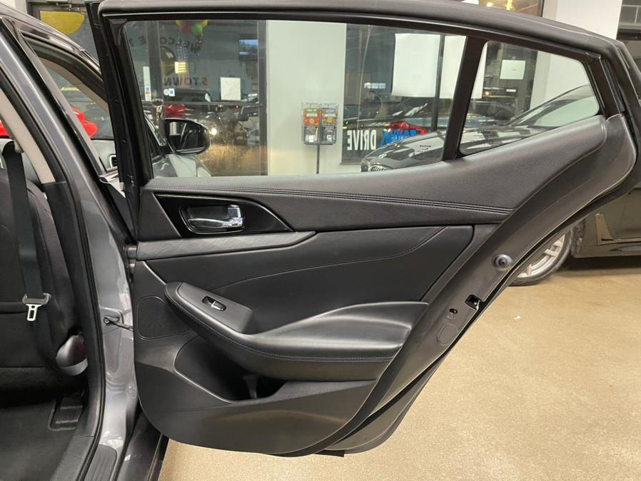 Used Nissan Maxima 4dr Sdn 3.5 S 2016 | 5 Towns Drive. Inwood, New York Used Nissan Maxima 4dr Sdn 3.5 S 2016 | 5 Towns Drive. Inwood, New York
