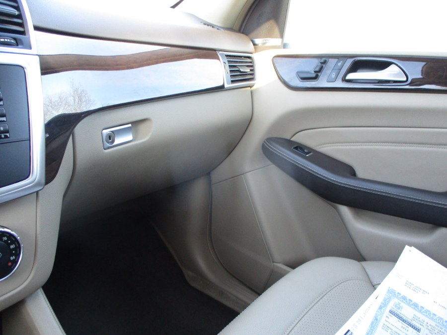 2014 Mercedes-Benz M-Class 4MATIC 4dr ML350, available for sale in Massapequa, New York | South Shore Auto Brokers & Sales. Massapequa, New York 2014 Mercedes-Benz M-Class 4MATIC 4dr ML350, available for sale in Massapequa, New York | South Shore Auto Brokers & Sales. Massapequa, New York