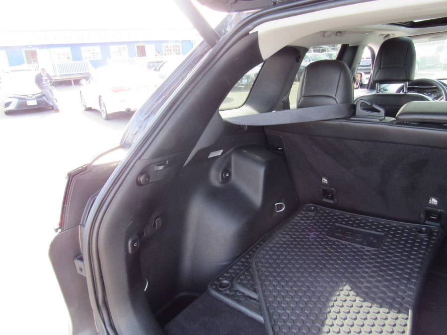 Used Jeep Cherokee Latitude Plus 4x4 2019 | NJ Used Cars Center. Irvington, New Jersey Used Jeep Cherokee Latitude Plus 4x4 2019 | NJ Used Cars Center. Irvington, New Jersey