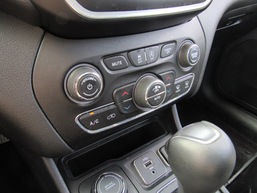 Used Jeep Cherokee Latitude Plus 4x4 2019 | NJ Used Cars Center. Irvington, New Jersey Used Jeep Cherokee Latitude Plus 4x4 2019 | NJ Used Cars Center. Irvington, New Jersey