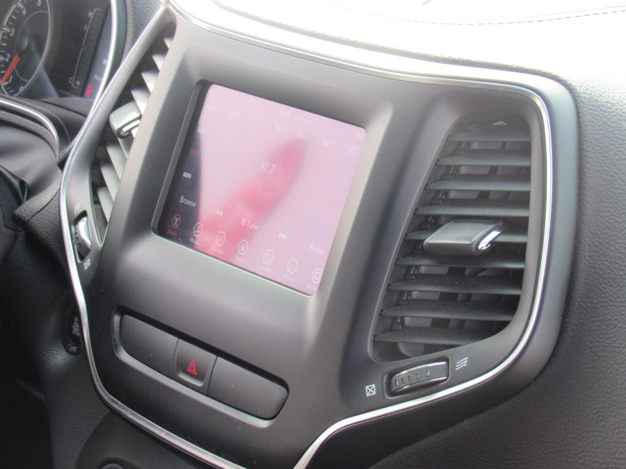 Used Jeep Cherokee Latitude Plus 4x4 2019 | NJ Used Cars Center. Irvington, New Jersey Used Jeep Cherokee Latitude Plus 4x4 2019 | NJ Used Cars Center. Irvington, New Jersey