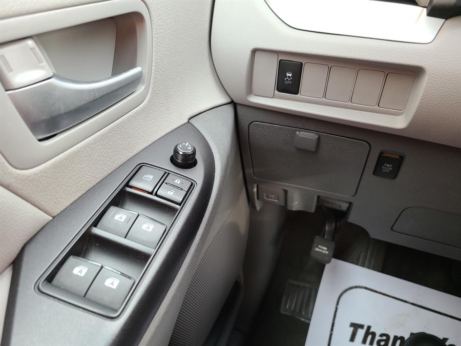 2016 Toyota Sienna 5dr 7-Pass Van LE, available for sale in Waterbury, Connecticut | National Auto Brokers, Inc.. Waterbury, Connecticut 2016 Toyota Sienna 5dr 7-Pass Van LE, available for sale in Waterbury, Connecticut | National Auto Brokers, Inc.. Waterbury, Connecticut