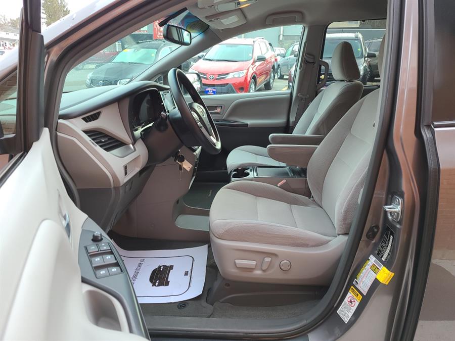 2016 Toyota Sienna 5dr 7-Pass Van LE, available for sale in Waterbury, Connecticut | National Auto Brokers, Inc.. Waterbury, Connecticut 2016 Toyota Sienna 5dr 7-Pass Van LE, available for sale in Waterbury, Connecticut | National Auto Brokers, Inc.. Waterbury, Connecticut