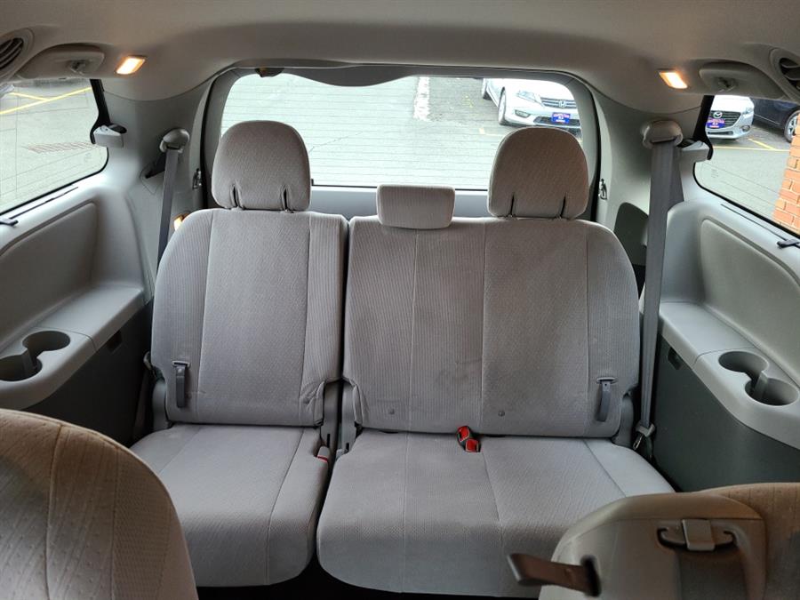 2016 Toyota Sienna 5dr 7-Pass Van LE, available for sale in Waterbury, Connecticut | National Auto Brokers, Inc.. Waterbury, Connecticut 2016 Toyota Sienna 5dr 7-Pass Van LE, available for sale in Waterbury, Connecticut | National Auto Brokers, Inc.. Waterbury, Connecticut