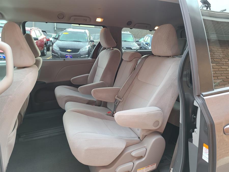 2016 Toyota Sienna 5dr 7-Pass Van LE, available for sale in Waterbury, Connecticut | National Auto Brokers, Inc.. Waterbury, Connecticut 2016 Toyota Sienna 5dr 7-Pass Van LE, available for sale in Waterbury, Connecticut | National Auto Brokers, Inc.. Waterbury, Connecticut