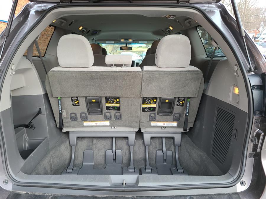 2016 Toyota Sienna 5dr 7-Pass Van LE, available for sale in Waterbury, Connecticut | National Auto Brokers, Inc.. Waterbury, Connecticut 2016 Toyota Sienna 5dr 7-Pass Van LE, available for sale in Waterbury, Connecticut | National Auto Brokers, Inc.. Waterbury, Connecticut