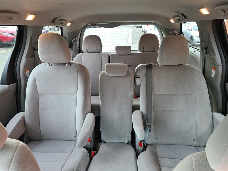 2016 Toyota Sienna 5dr 7-Pass Van LE, available for sale in Waterbury, Connecticut | National Auto Brokers, Inc.. Waterbury, Connecticut 2016 Toyota Sienna 5dr 7-Pass Van LE, available for sale in Waterbury, Connecticut | National Auto Brokers, Inc.. Waterbury, Connecticut