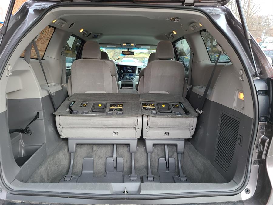 2016 Toyota Sienna 5dr 7-Pass Van LE, available for sale in Waterbury, Connecticut | National Auto Brokers, Inc.. Waterbury, Connecticut 2016 Toyota Sienna 5dr 7-Pass Van LE, available for sale in Waterbury, Connecticut | National Auto Brokers, Inc.. Waterbury, Connecticut