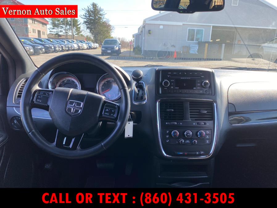 2015 Dodge Grand Caravan 4dr Wgn American Value Pkg, available for sale in Manchester, Connecticut | Vernon Auto Sale & Service. Manchester, Connecticut 2015 Dodge Grand Caravan 4dr Wgn American Value Pkg, available for sale in Manchester, Connecticut | Vernon Auto Sale & Service. Manchester, Connecticut