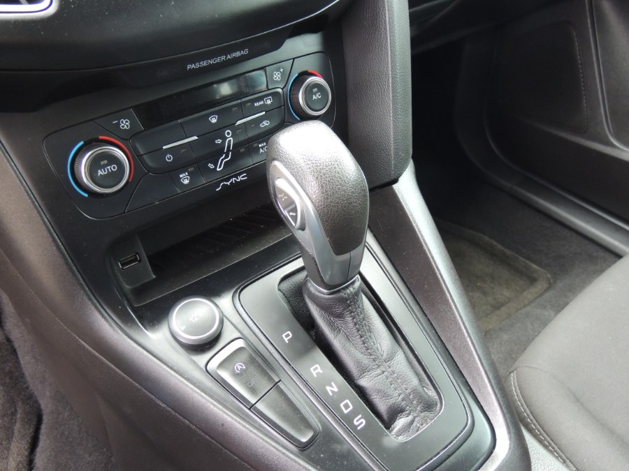 Used Ford Focus SE Sedan 2017 | Carsbuck Inc.. Brooklyn, New York Used Ford Focus SE Sedan 2017 | Carsbuck Inc.. Brooklyn, New York