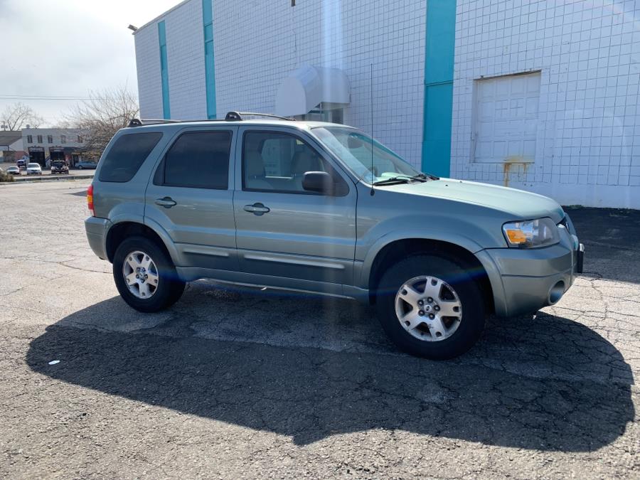 Used Ford Escape 4dr 3.0L Limited 4WD 2006 | Dealertown Auto Wholesalers. Milford, Connecticut Used Ford Escape 4dr 3.0L Limited 4WD 2006 | Dealertown Auto Wholesalers. Milford, Connecticut