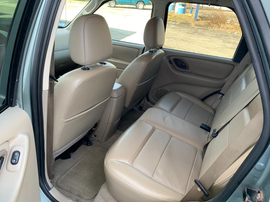 Used Ford Escape 4dr 3.0L Limited 4WD 2006 | Dealertown Auto Wholesalers. Milford, Connecticut Used Ford Escape 4dr 3.0L Limited 4WD 2006 | Dealertown Auto Wholesalers. Milford, Connecticut