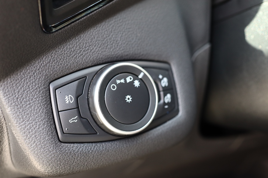 Used Ford Escape SEL 4WD 2018 | Hillside Auto Mall Inc.. Jamaica, New York Used Ford Escape SEL 4WD 2018 | Hillside Auto Mall Inc.. Jamaica, New York