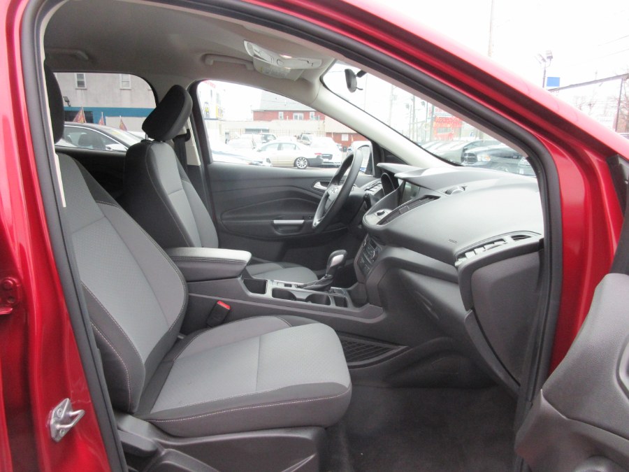 2019 Ford Escape SE 4WD, available for sale in Linden, New Jersey | Route 27 Auto Mall. Linden, New Jersey 2019 Ford Escape SE 4WD, available for sale in Linden, New Jersey | Route 27 Auto Mall. Linden, New Jersey