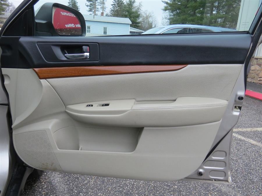Used Subaru Outback 2.5i Limited AWD 4dr Wagon 2014 | Lake City Exports Inc. Auburn, Maine Used Subaru Outback 2.5i Limited AWD 4dr Wagon 2014 | Lake City Exports Inc. Auburn, Maine