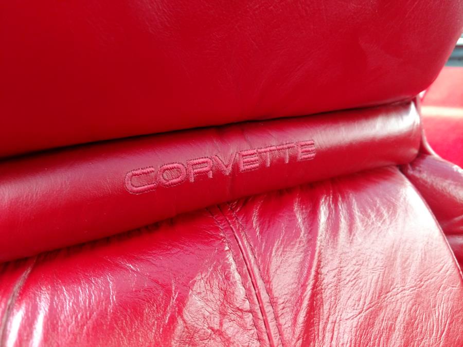 Used Chevrolet Corvette 2dr Coupe Hatchback 1992 | Alpine Motors Inc. Wantagh, New York Used Chevrolet Corvette 2dr Coupe Hatchback 1992 | Alpine Motors Inc. Wantagh, New York