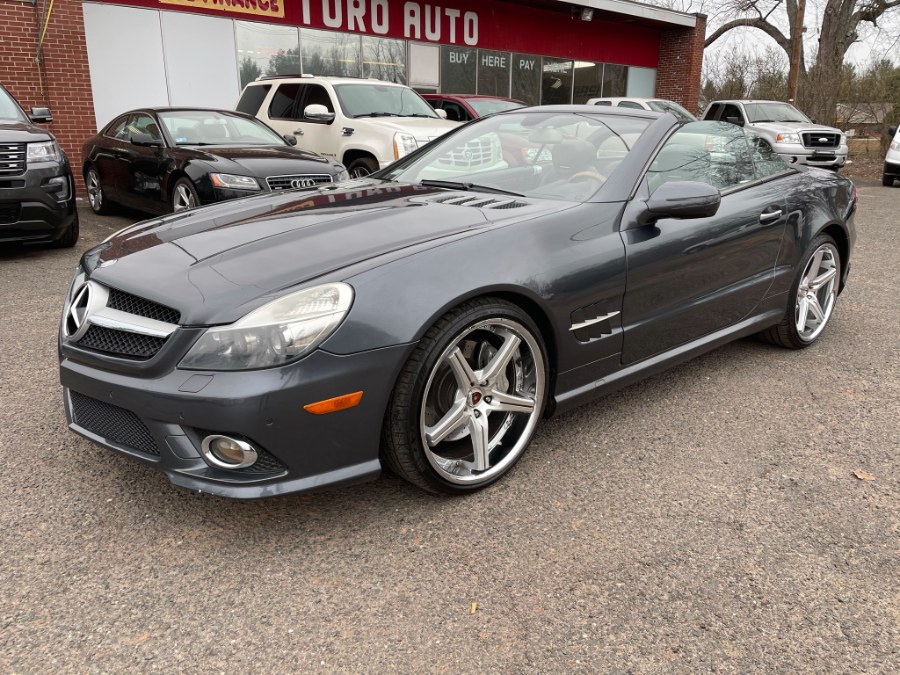 2009 Mercedes-Benz SL-Class 2dr Roadster 5.5L V8, available for sale in East Windsor, Connecticut | Toro Auto. East Windsor, Connecticut