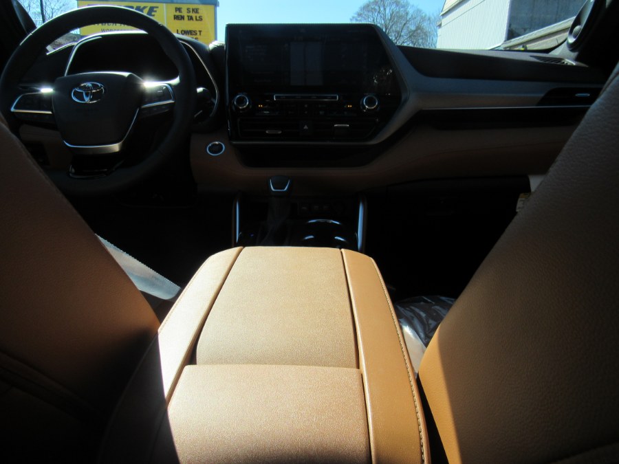 2021 Toyota Highlander Platinum, available for sale in Worcester, Massachusetts | Hilario's Auto Sales Inc.. Worcester, Massachusetts 2021 Toyota Highlander Platinum, available for sale in Worcester, Massachusetts | Hilario's Auto Sales Inc.. Worcester, Massachusetts