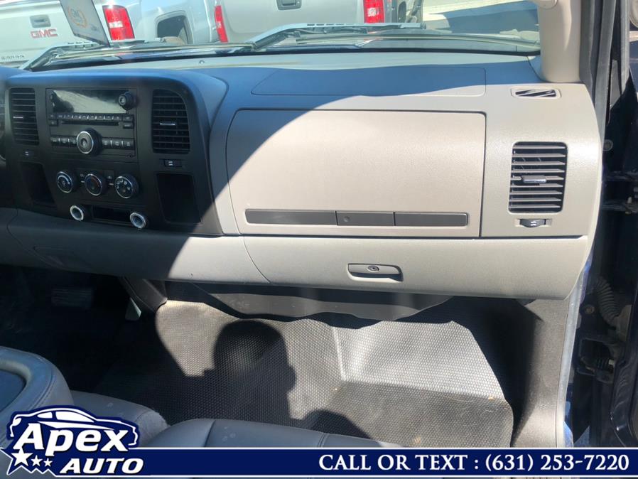 2009 Chevrolet Silverado 1500 2WD Reg Cab 119.0" Work Truck, available for sale in Selden, New York | Apex Auto. Selden, New York 2009 Chevrolet Silverado 1500 2WD Reg Cab 119.0" Work Truck, available for sale in Selden, New York | Apex Auto. Selden, New York
