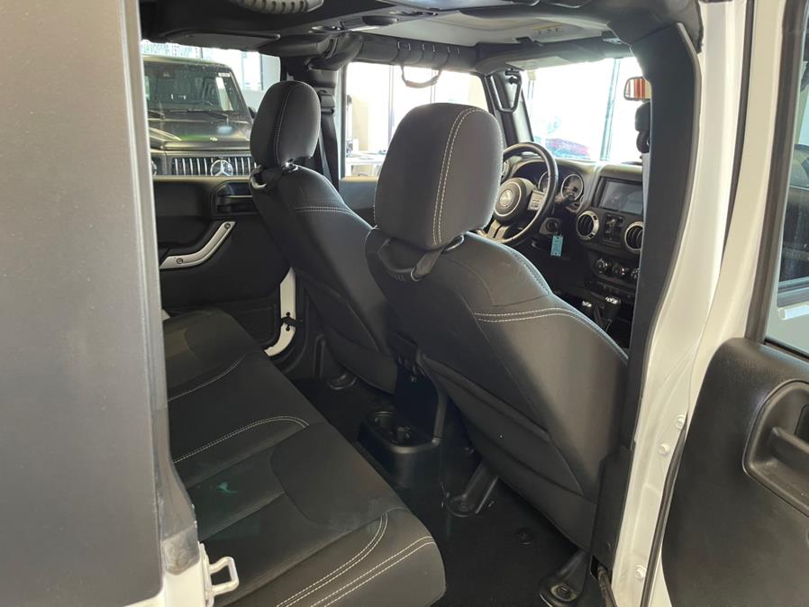 Used Jeep SAHARA Wrangler JK Unlimited Altitude 4x4 2018 | 5 Towns Drive. Inwood, New York Used Jeep SAHARA Wrangler JK Unlimited Altitude 4x4 2018 | 5 Towns Drive. Inwood, New York