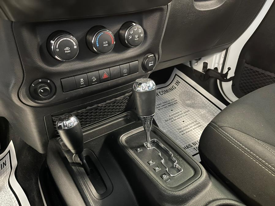 Used Jeep SAHARA Wrangler JK Unlimited Altitude 4x4 2018 | 5 Towns Drive. Inwood, New York Used Jeep SAHARA Wrangler JK Unlimited Altitude 4x4 2018 | 5 Towns Drive. Inwood, New York
