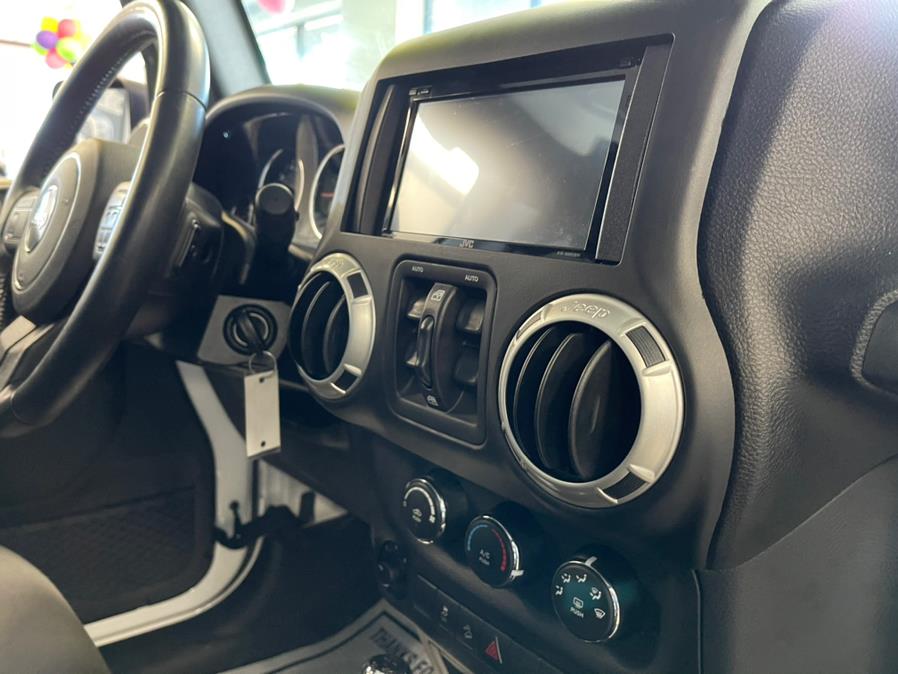 Used Jeep SAHARA Wrangler JK Unlimited Altitude 4x4 2018 | 5 Towns Drive. Inwood, New York Used Jeep SAHARA Wrangler JK Unlimited Altitude 4x4 2018 | 5 Towns Drive. Inwood, New York