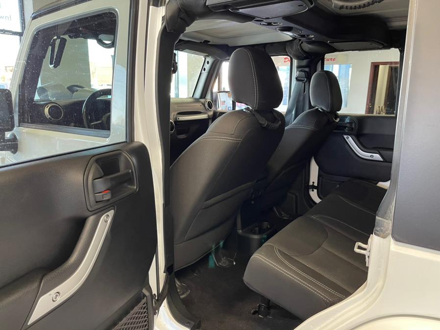 Used Jeep SAHARA Wrangler JK Unlimited Altitude 4x4 2018 | 5 Towns Drive. Inwood, New York Used Jeep SAHARA Wrangler JK Unlimited Altitude 4x4 2018 | 5 Towns Drive. Inwood, New York