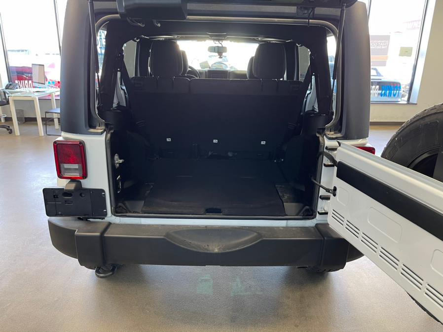Used Jeep SAHARA Wrangler JK Unlimited Altitude 4x4 2018 | 5 Towns Drive. Inwood, New York Used Jeep SAHARA Wrangler JK Unlimited Altitude 4x4 2018 | 5 Towns Drive. Inwood, New York