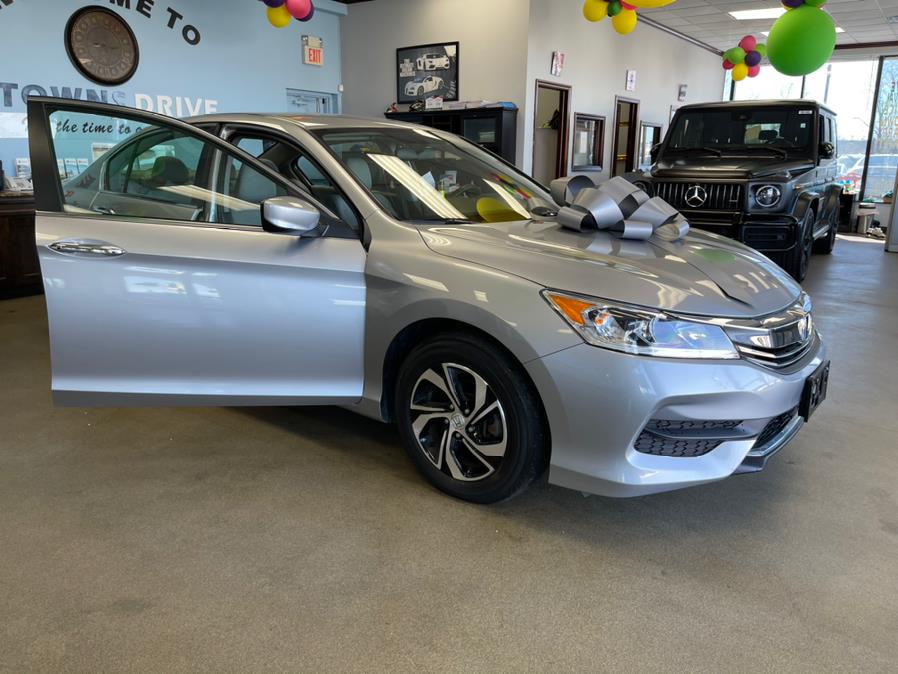 Used Honda Accord Sedan LX CVT 2017 | 5 Towns Drive. Inwood, New York Used Honda Accord Sedan LX CVT 2017 | 5 Towns Drive. Inwood, New York