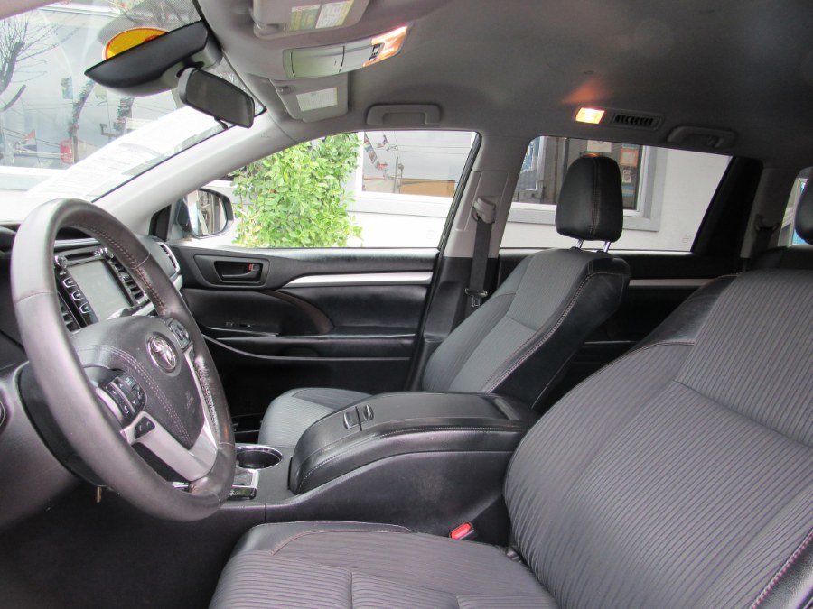 Used Toyota Highlander LE PLUS AWD 2018 | Road Masters II INC. Middle Village, New York Used Toyota Highlander LE PLUS AWD 2018 | Road Masters II INC. Middle Village, New York