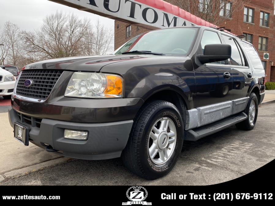 2005 Ford Expedition 5.4L XLT Sport 4WD, available for sale in Jersey City, New Jersey | Zettes Auto Mall. Jersey City, New Jersey