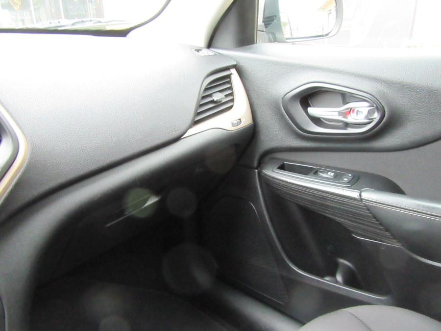 2014 Jeep Cherokee FWD 4dr Latitude Altitude, available for sale in Little Ferry, New Jersey | Royalty Auto Sales. Little Ferry, New Jersey 2014 Jeep Cherokee FWD 4dr Latitude Altitude, available for sale in Little Ferry, New Jersey | Royalty Auto Sales. Little Ferry, New Jersey