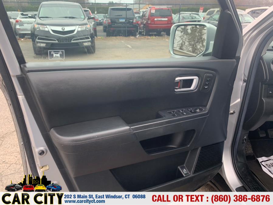 Used Honda Pilot 4WD 4dr Touring w/RES & Navi 2011 | Car City LLC. East Windsor, Connecticut Used Honda Pilot 4WD 4dr Touring w/RES & Navi 2011 | Car City LLC. East Windsor, Connecticut