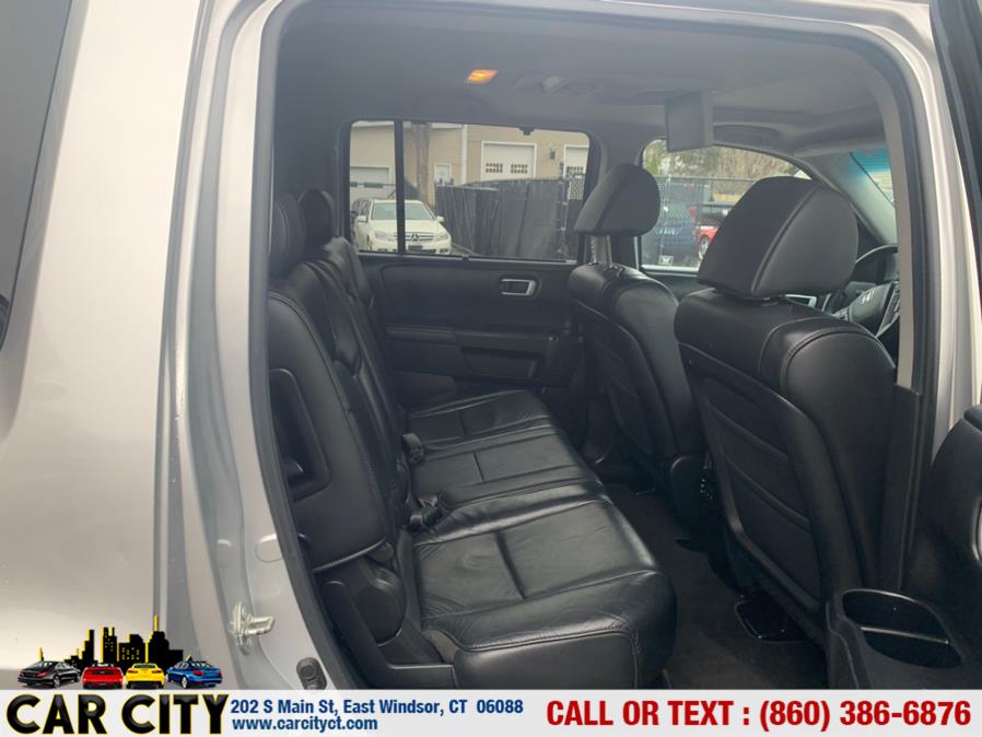 Used Honda Pilot 4WD 4dr Touring w/RES & Navi 2011 | Car City LLC. East Windsor, Connecticut Used Honda Pilot 4WD 4dr Touring w/RES & Navi 2011 | Car City LLC. East Windsor, Connecticut