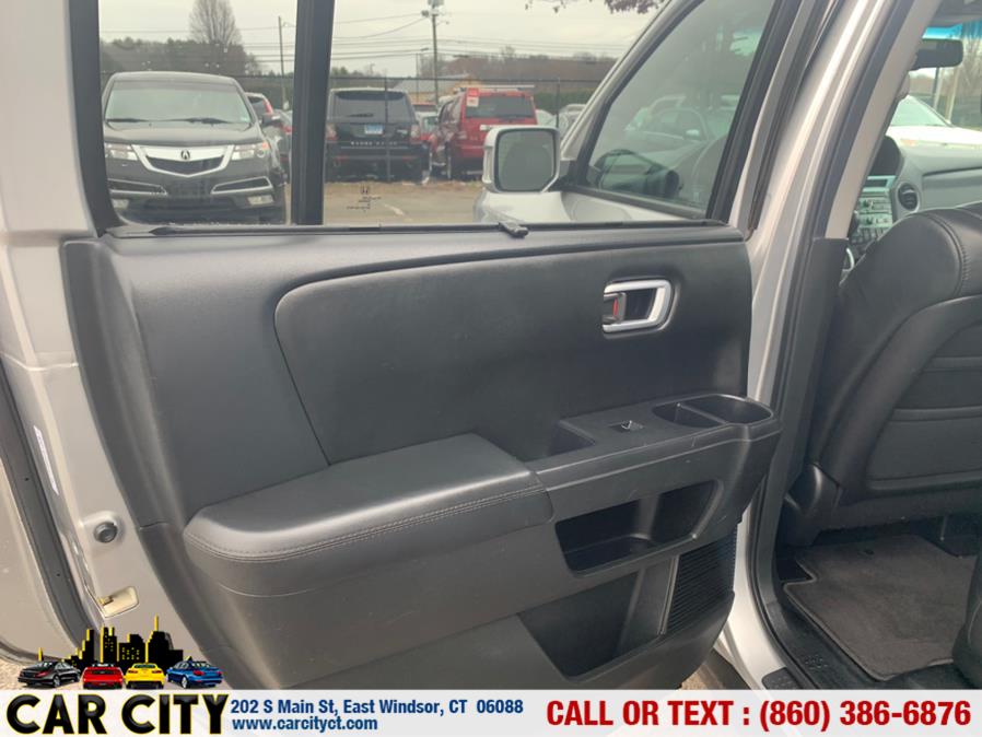 Used Honda Pilot 4WD 4dr Touring w/RES & Navi 2011 | Car City LLC. East Windsor, Connecticut Used Honda Pilot 4WD 4dr Touring w/RES & Navi 2011 | Car City LLC. East Windsor, Connecticut