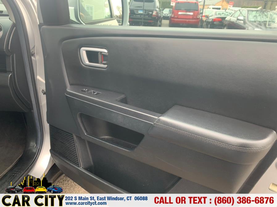 Used Honda Pilot 4WD 4dr Touring w/RES & Navi 2011 | Car City LLC. East Windsor, Connecticut Used Honda Pilot 4WD 4dr Touring w/RES & Navi 2011 | Car City LLC. East Windsor, Connecticut